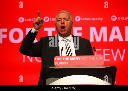 Le ​UK. 24 septembre 2017. Ian Lavery, de Chari le Parti du Travail donne un discours énergique lors de la conférence du parti travailliste à Brighton 2017 Credit : Rupert Rivett/Alamy Live News Banque D'Images