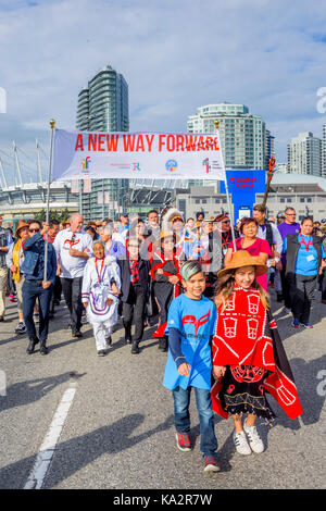 Vancouver, Canada. Sep 24, 2017. Le Premier Ministre de la Colombie-Britannique, John Horgan à la Marche pour la réconciliation, Vancouver, Colombie-Britannique, Canada. Crédit : Michael Wheatley/Alamy Live News Banque D'Images