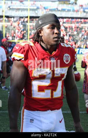 Carson, ca. Sep 24, 2017. Kansas City Chiefs d'utiliser de nouveau Kareem Hunt # 27 après la NFL Kansas City Chiefs vs Los Angeles Chargers à Stubhub Center de Carson, ca le 24 septembre 2017. (Photographe complète absolue & Company Crédit : Jevone MarinMedia.org/Cal Moore/Sport Media Network Television (veuillez contacter votre représentant des ventes pour l'utilisation de la télévision. Credit : csm/Alamy Live News Banque D'Images