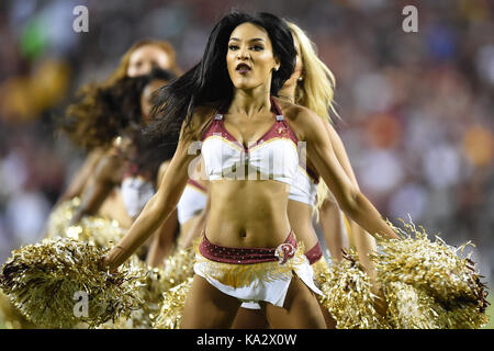 Landover, MD, USA. Sep 24, 2017. Washington Redskin cheerleaders effectuer pendant la nuit de dimanche se rencontreront entre les Oakland Raiders et les Redskins de Washington à FedEx Field à Landover, MD. Credit : csm/Alamy Live News Banque D'Images