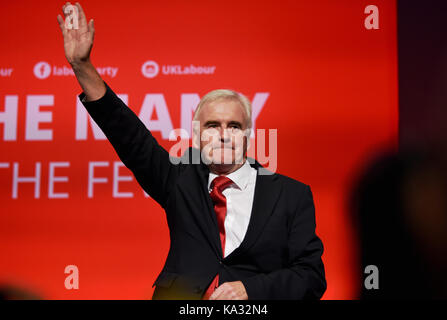 Brighton, Royaume-Uni. 25 septembre 2017. John McDonnell, député travailliste de Hayes et Harlington, et le Shadow Chancelier de l'Echiquier, prononcent aujourd'hui son discours à la Conférence du Parti travailliste au Brighton Centre Banque D'Images