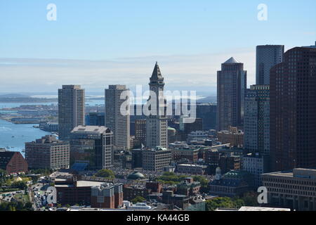 Une vue sur le centre-ville de Boston, du haut d'un gratte-ciel dans le West end Banque D'Images