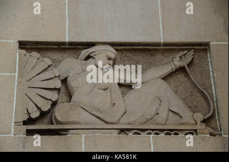 Sculpture femme sur New India Assurance bâtiment, Mumbai, Maharashtra, Inde, Asie Banque D'Images