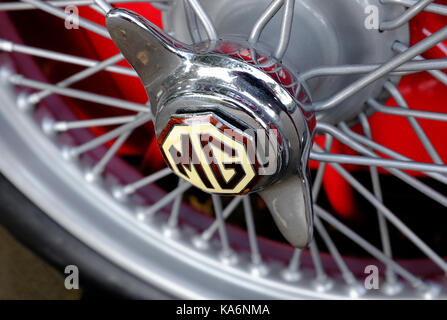 Vieille voiture de sport MG roue fil Banque D'Images