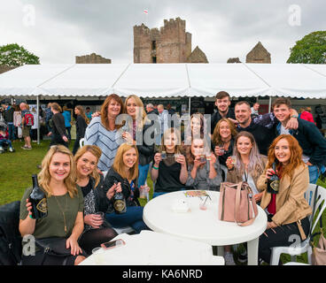 Les visiteurs du Festival Alimentaire 2017 Ludlow. Banque D'Images