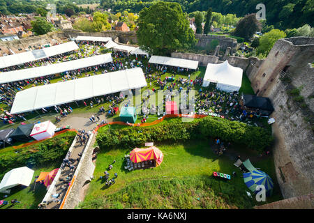 Le 2017 Ludlow Food Festival vu de la grande tour. Banque D'Images