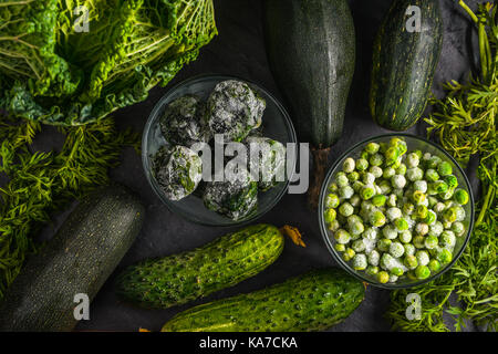 Fond de légumes verts de concombres, chou de l'horizontale Banque D'Images