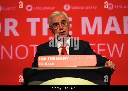 Brighton, Royaume-Uni. 25 septembre 2017. Conférence du Parti du travail Shadow Chancellor of the Exchr Discours 2017 crédit : Rupert Rivett/Alay Live News Banque D'Images