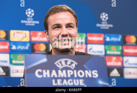 Dortmund, Allemagne. 25 septembre, 2017. dortmund's mario goetze parle lors de la conférence de presse dans le Signal Iduna Park de Dortmund, Allemagne, 25 septembre 2017. Borussia Dortmund joue contre le real madrid en ligue des champions phase de groupes match le 26 septembre 2017. crédit : Bernd thissen/dpa/Alamy live news Banque D'Images