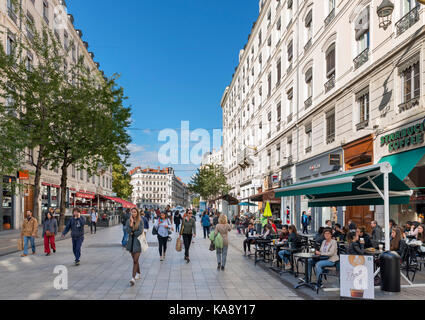 Boutiques de la rue de la République, presqu'île, Lyon, Auvergne-Rhone-Alpes, France Banque D'Images