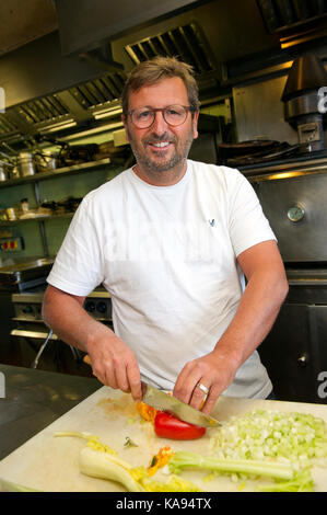 Cuisinier/restaurateur mitch tonks de l'hippocampe restaurant, Dartmouth, Devon, UK Banque D'Images