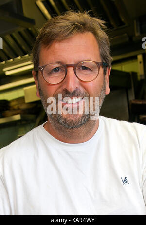 Cuisinier/restaurateur mitch tonks de l'hippocampe restaurant, Dartmouth, Devon, UK Banque D'Images