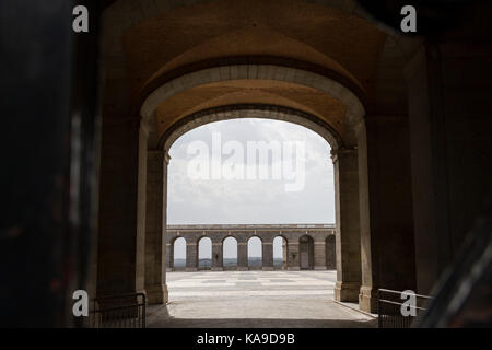 Vue sur le balcon du Palacio Real à Madrid, Espagne. Banque D'Images
