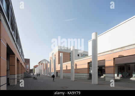 La nouvelle entrée du Germanisches Nationalmuseum, conçu par Jan Störmer, 1993, Nuremberg, Allemagne Banque D'Images