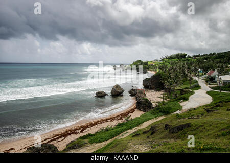 Belle et robuste Plage de Bathsheba, sur la côte est de la Barbade Banque D'Images