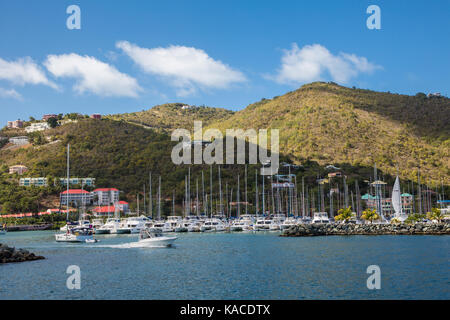 Vue sur le port de tortola cruise terminal parc peir, Road Town, British Virgin Islands Banque D'Images