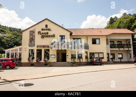 METTLACH, ALLEMAGNE - 6 août 17: L'hôtel Haus Scnons est un hôtel 3 étoiles situé près de la Moselle. Banque D'Images