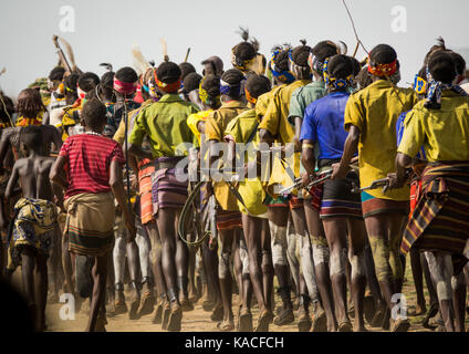 Dassanech fier Ox célébration, Salheng,Comté de Turkana, Omorate, Ethiopie Banque D'Images