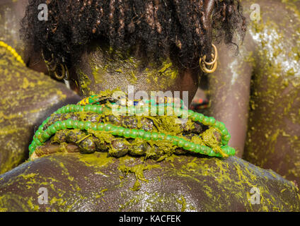 Pendant le sacrifice de la vache Dassanech fier Ox célébration, Salheng,Comté de Turkana, Omorate, Ethiopie Banque D'Images