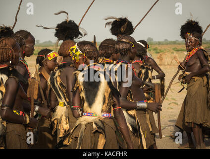 Dassanech Dimi pour célébrer la cérémonie de circoncision des adolescents, les SIE,Comté de Turkana, Omorate, Ethiopie Banque D'Images