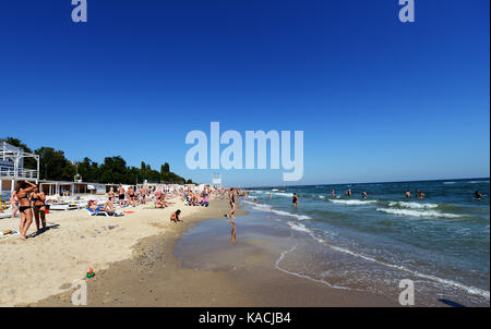 Le quartier animé plage Otrada à Odessa, Ukraine. Banque D'Images