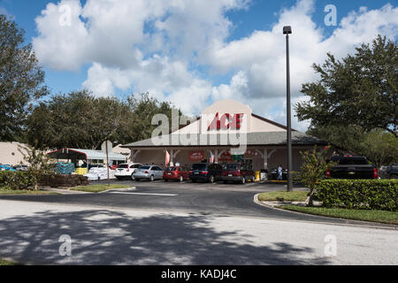 Ace Hardware situé à Mount Dora, Floride USA Banque D'Images