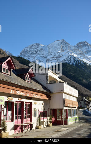 Village de montagne gavarnie en hiver Banque D'Images