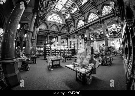 Bradford's wool exchange, maintenant une succursale de la librairie waterstones. Banque D'Images