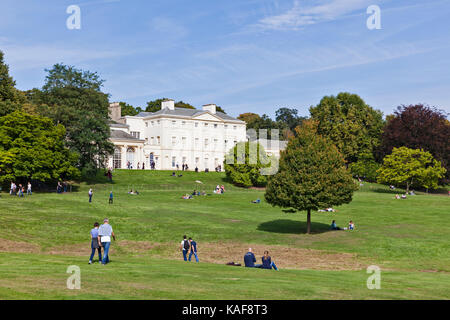 Vue générale de Kenwood House et terrains, Hampstead Heath, Londres, Angleterre, Royaume-Uni. Banque D'Images