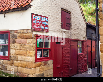 Fortune à Whitby Whitby Kippers Smokehouse Yorkshire Angleterre Banque D'Images