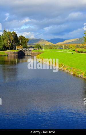 Canal et chalet de Gairlochy - Ecosse Banque D'Images