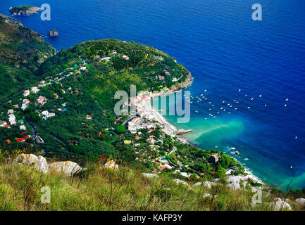 Marina del Cantone, Péninsule de Sorrente, Campanie, Italie. Banque D'Images