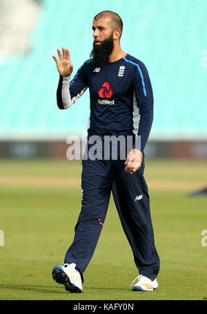 L'Angleterre Moeen Ali lors d'une session de filets à la Kia Oval, Londres. Banque D'Images