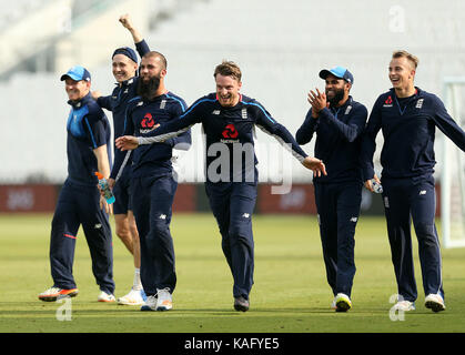 L'Angleterre (de gauche à droite) eoin Morgan, Chris woakes, moeen ali, Jos buttler, Adil rashid et Tom Curran lors d'une session à l filets kia oval, Londres. Banque D'Images