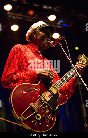 Le chanteur, auteur-compositeur et musicien Chuck Berry est considéré comme l'un des pionniers du rock and roll et la musique est ici vu à un concert live à Sentrum Scene à Oslo. la Norvège, 26/10 2013. Banque D'Images