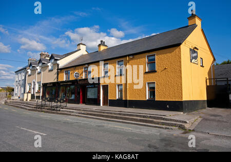 Nagle's shop et pub dans Kilfenora, comté de Clare, Irlande Banque D'Images