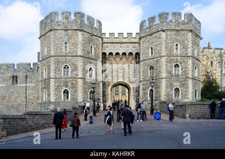 Porte d'entrée dans le château de Windsor sur la colline du Château de Windsor, Royaume-Uni. Banque D'Images