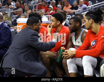 Los Angeles, CA, USA. 26 Sep, 2017. (PHOTO), entraîneur adjoint de l'Arizona Emanuel Richardson a été arrêté dans une sonde fédérale, dans allégations de fraude, de la corruption, dans NCAA college basketball. (Crédit obligatoire : Juan/MarinMedia Lainez/Cal Sport Media) Credit : csm/Alamy Live News Banque D'Images