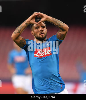 Naples, Italie. 26 sep, 2017. napoli's lorenzo insigne célèbre pendant l'Uefa Champion's League groupe f match de football contre Feyenoord à Naples, Italie, sept. 26, 2017. napoli a gagné 3-1. crédit : Alberto lingria/Xinhua/Alamy live news Banque D'Images