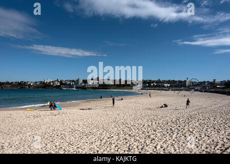 La plage de Bondi moins bondé pendant les mois d'hiver, près de Sydney en Nouvelle-Galles du Sud, Australie Banque D'Images