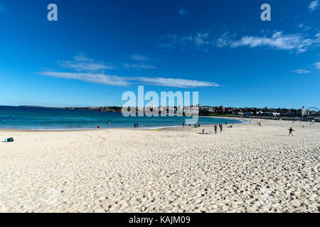 La plage de Bondi moins bondé pendant les mois d'hiver, près de Sydney en Nouvelle-Galles du Sud, Australie Banque D'Images