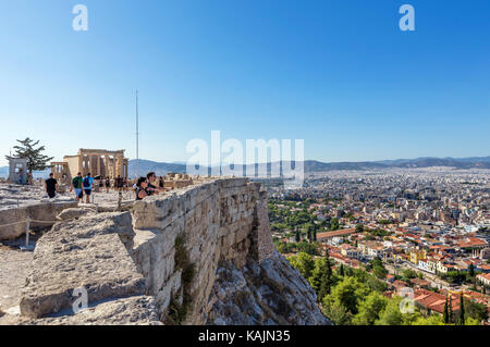 Sur la ville de l'enceinte de l'Acropole, Athènes, Grèce Banque D'Images