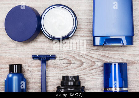 Close-up de produits cosmétiques pour les hommes. ensemble d'homme pour votre peau Banque D'Images