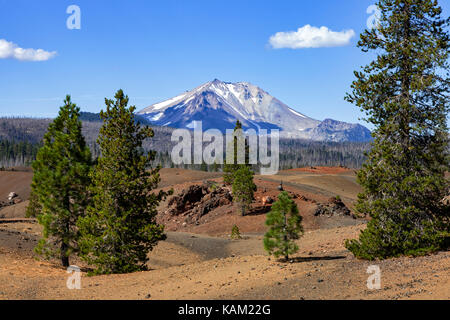 Le mont Lassen et peint dans les dunes du Parc national volcanique de Lassen Banque D'Images