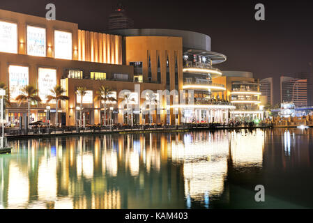 Dubaï, Émirats arabes unis - 10 septembre : le centre commercial de Dubaï est le plus grand centre commercial. Il est situé dans le complexe de Burj Khalifa et a l'intérieur de boutiques 1200 sur se Banque D'Images