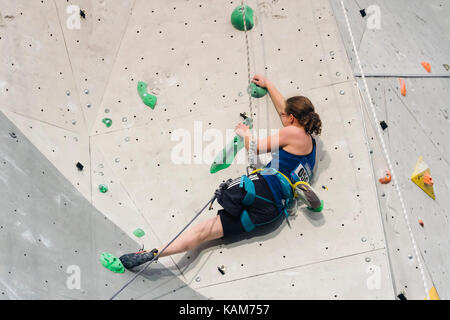 Lucie Jarrige, de France, rivalise avec les femmes de la coupe de paralimbing de la Fédération internationale De L'Escalade sportive (IFSC) de 2017 à Edinburgh I Banque D'Images