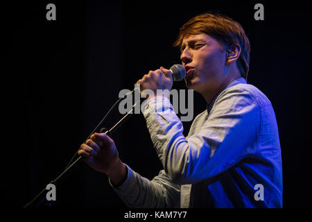 Le talentueux chanteur, compositeur et musicien dePresno interprète un concert en direct au Sentrum Scene pendant le festival de vitrine norvégien et la conférence musicale par:Larm 2016 à Oslo. Norvège, 03/03 2016. Banque D'Images