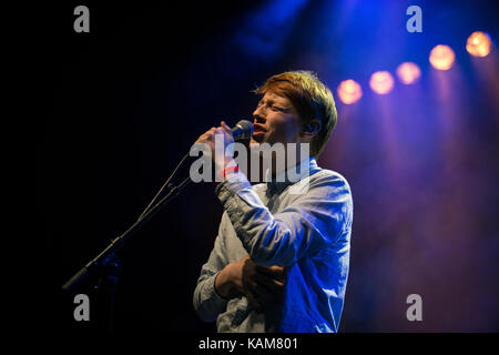 Le talentueux chanteur, compositeur et musicien dePresno interprète un concert en direct au Sentrum Scene pendant le festival de vitrine norvégien et la conférence musicale par:Larm 2016 à Oslo. Norvège, 03/03 2016. Banque D'Images