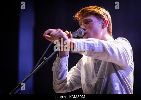 Le talentueux chanteur, compositeur et musicien dePresno interprète un concert en direct au Sentrum Scene pendant le festival de vitrine norvégien et la conférence musicale par:Larm 2016 à Oslo. Norvège, 03/03 2016. Banque D'Images