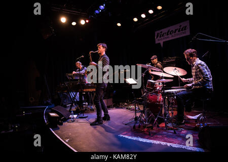 Le groupe de jazz américain Donny McCaslin Groupe exécute un concert live à Victoria (Nasjonal Jazzscene à Oslo. Chef de groupe ici Donny McCaslin au saxophone est vu sur scène avec le reste de la bande. La Norvège, 10/11 2016. Banque D'Images